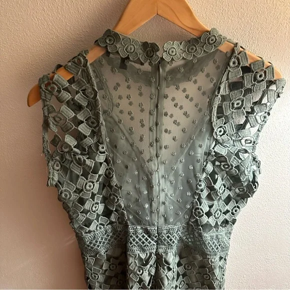 Romeo & Juliet Couture Dress Sage size L Women - Picture 3 of 15